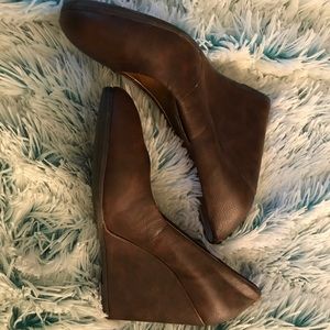 Brown BCBG wedge size 9