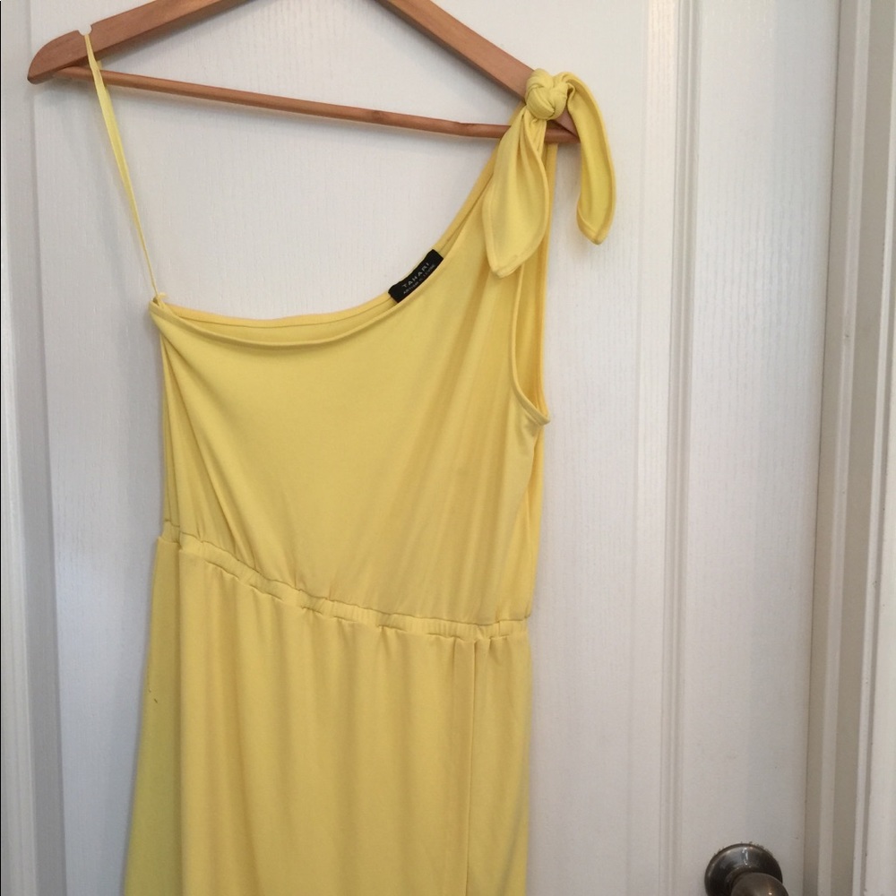 Size 4 Tahari NWOT yellow cute dress