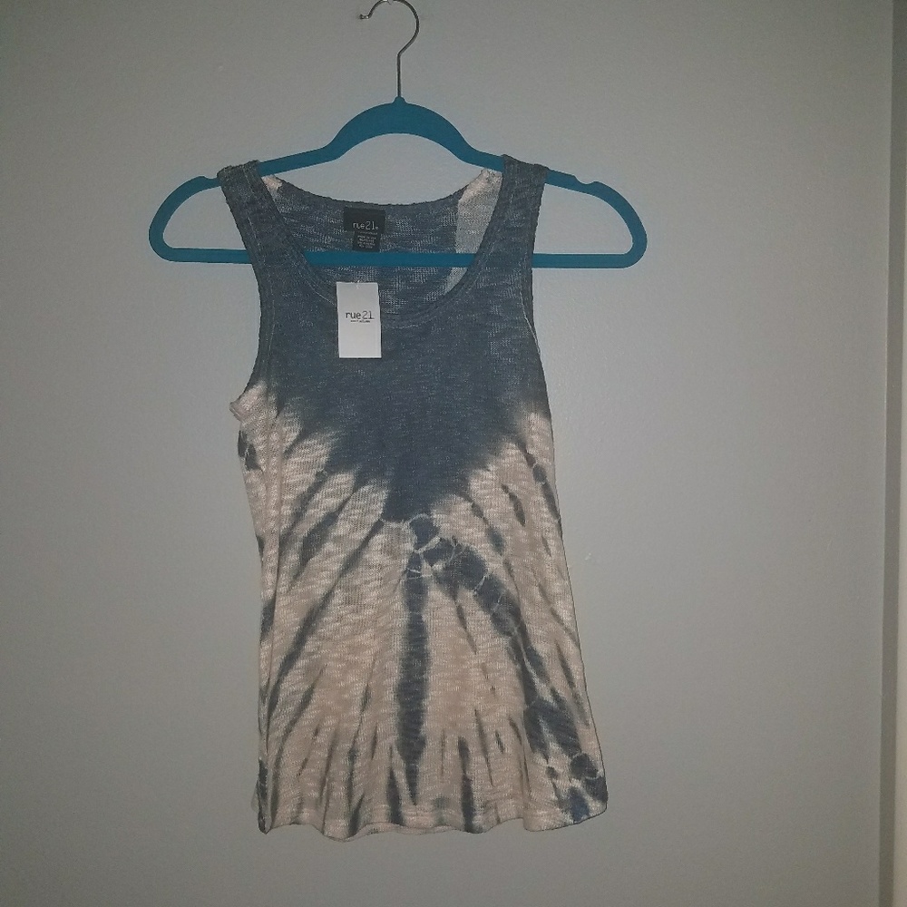 NWT TIE DYE TANK!!