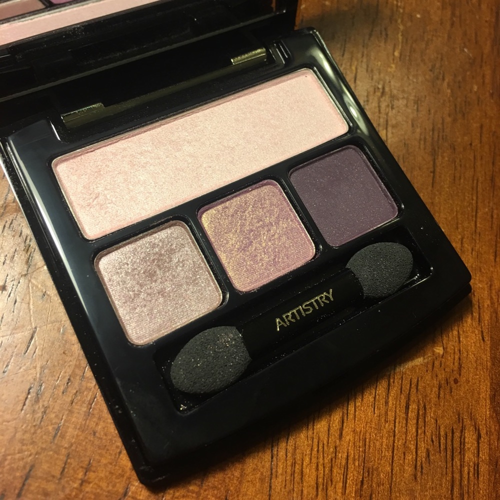 Signature Color Eyeshadow Quad in Plumberry