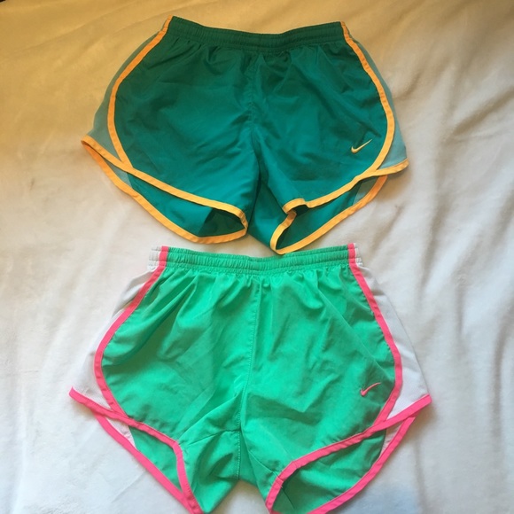 Girls Nike Shorts Size Medium - Picture 1 of 1