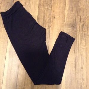 Black stirrup legging