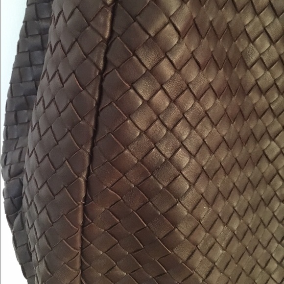 Bottega Veneta Medium Campana Shoulder Bag - Picture 2 of 4