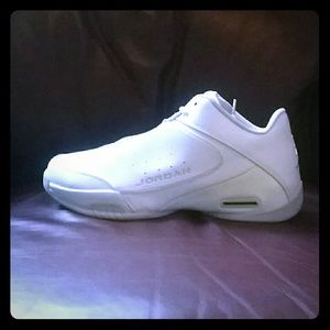 Air Jordan team strong