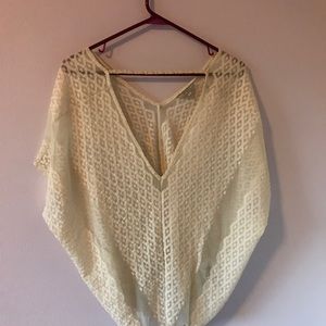Guess Small - white/cream flowy top