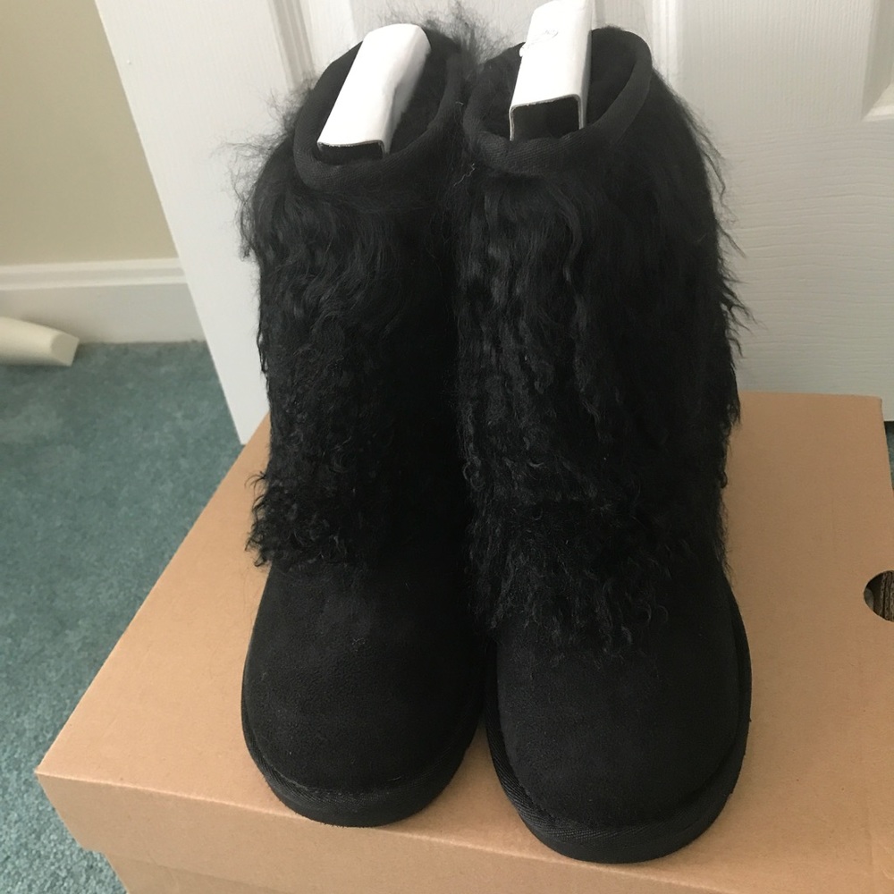Ugg Mongolian Cuff Boots Size 5 BNIB