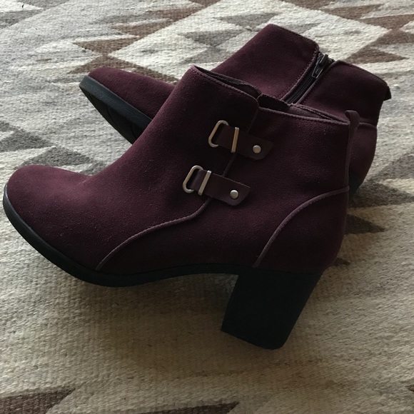 Clarks Shoes - Clark Suede Leather heeled boots! Sz 8! Worn 1x