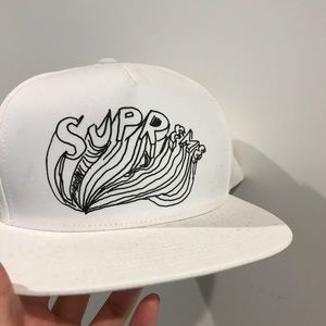 Supreme hat 100%authentic