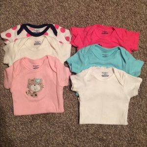 6 short sleeve onsies