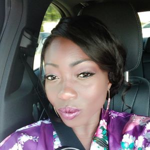 Meet your Posher, Cynthia