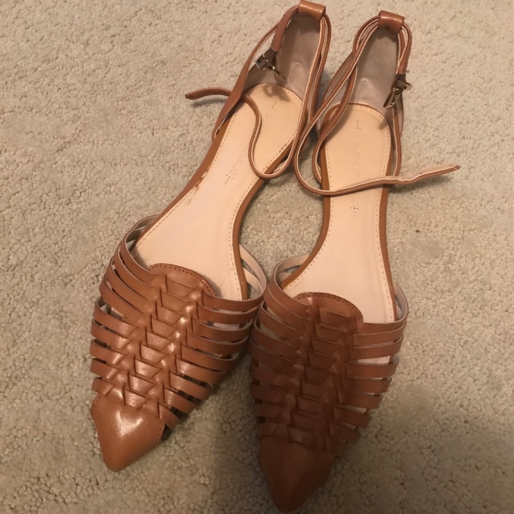 Banana cognac leather shoes