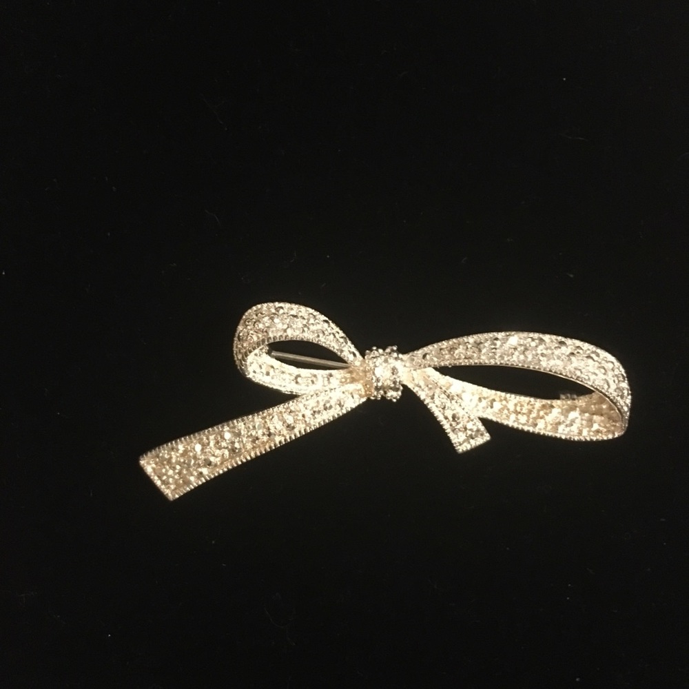 Premier Designs silver bow brooch