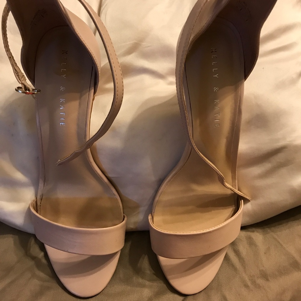 Kelly & Katie buff pink sandal stiletto heels Sz 9