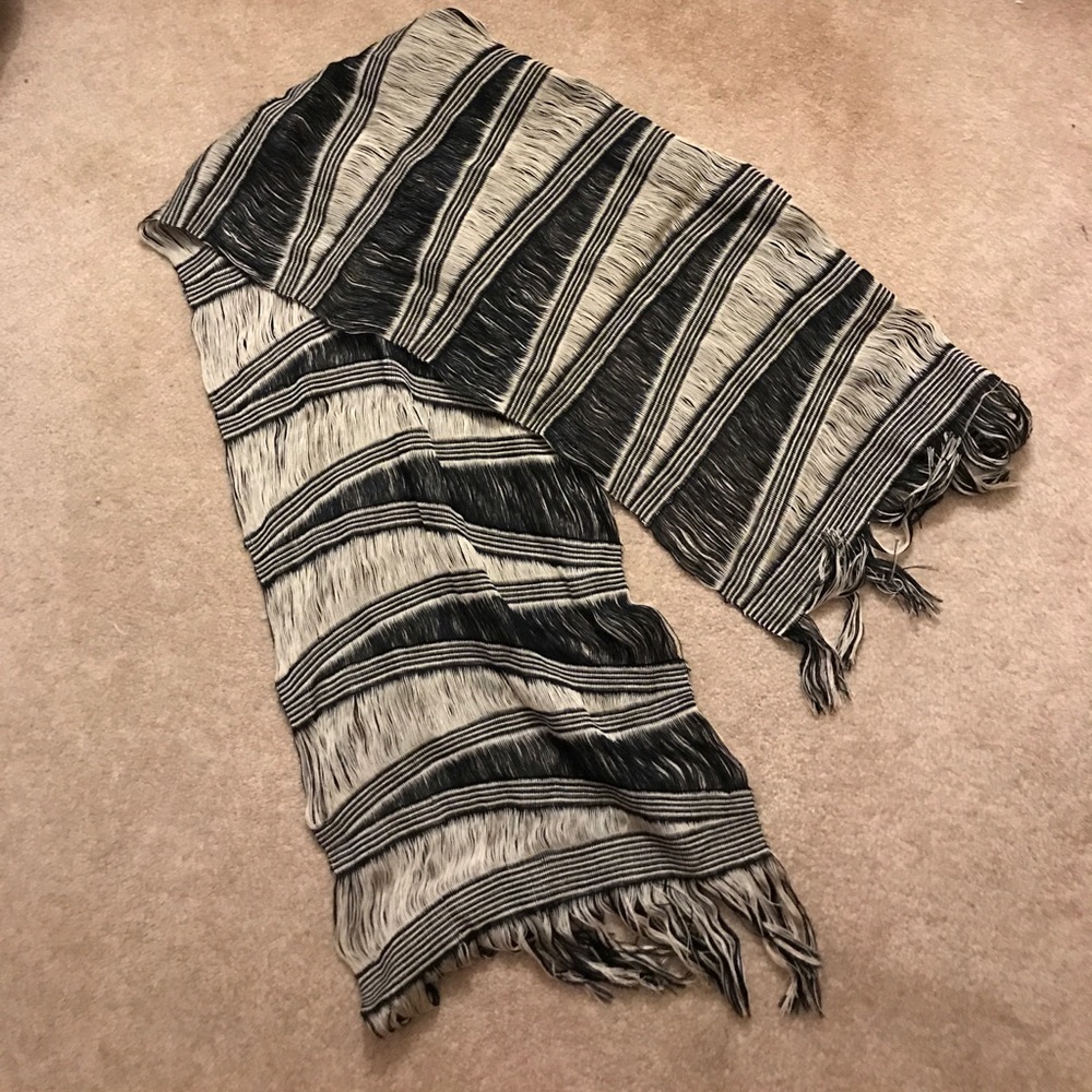 Handwoven scarf