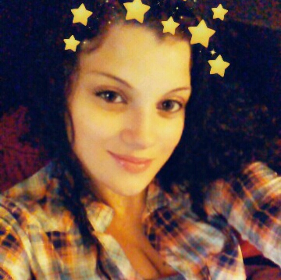 Meet your Posher, Tanya - Picture 1 of 1