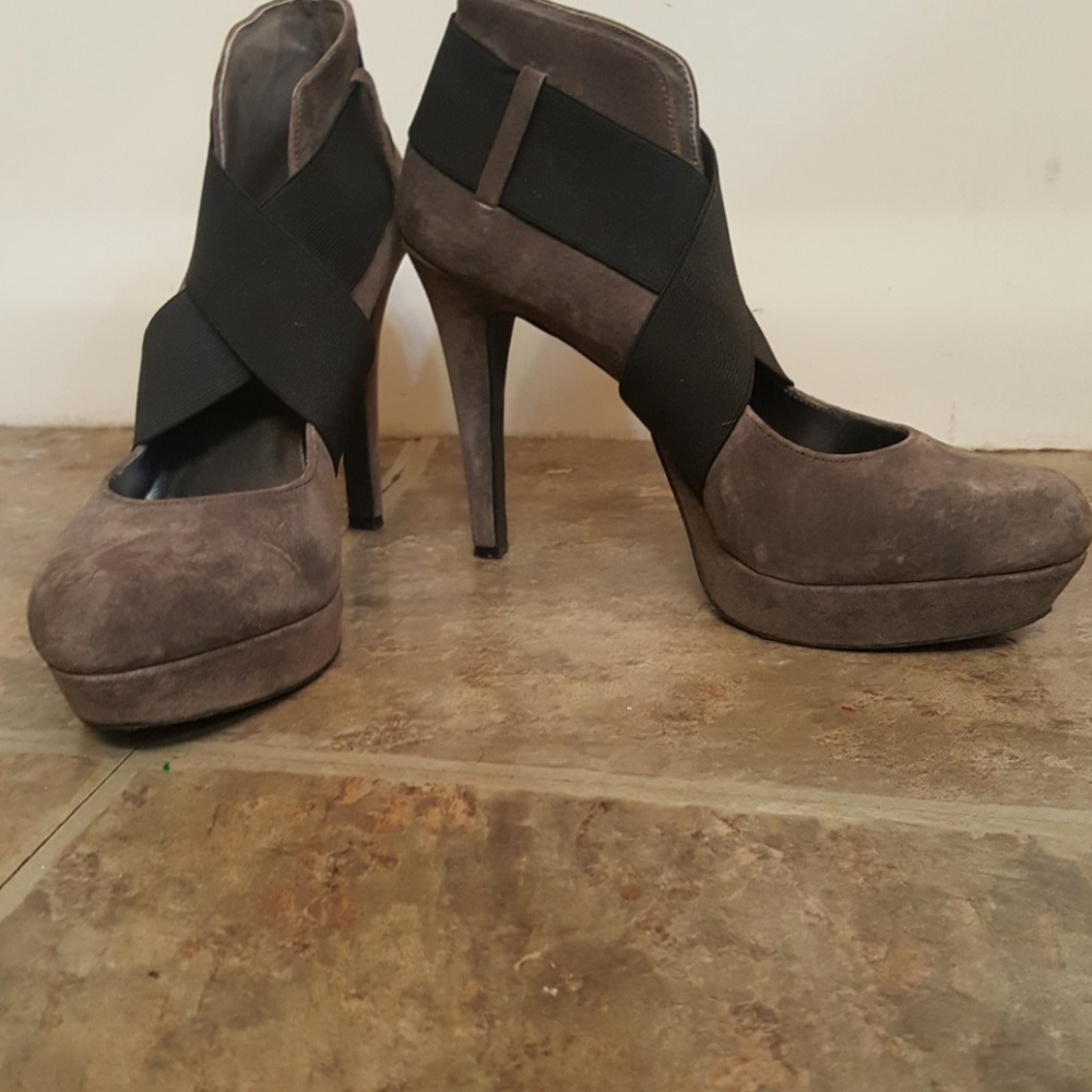 Faux suede Jessica Simpson heals