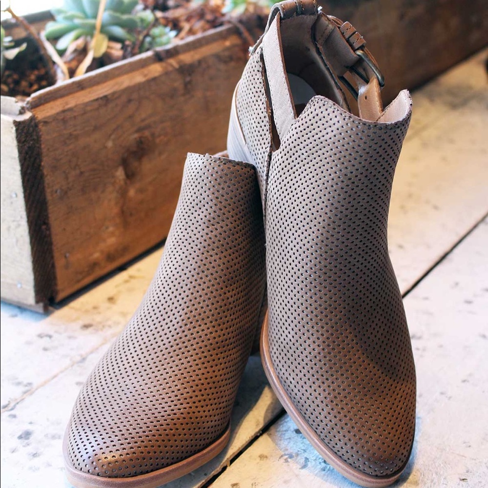 Dolce Vita Kara Boots