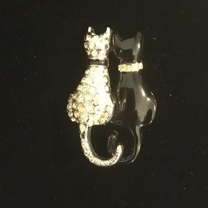 Cat brooch
