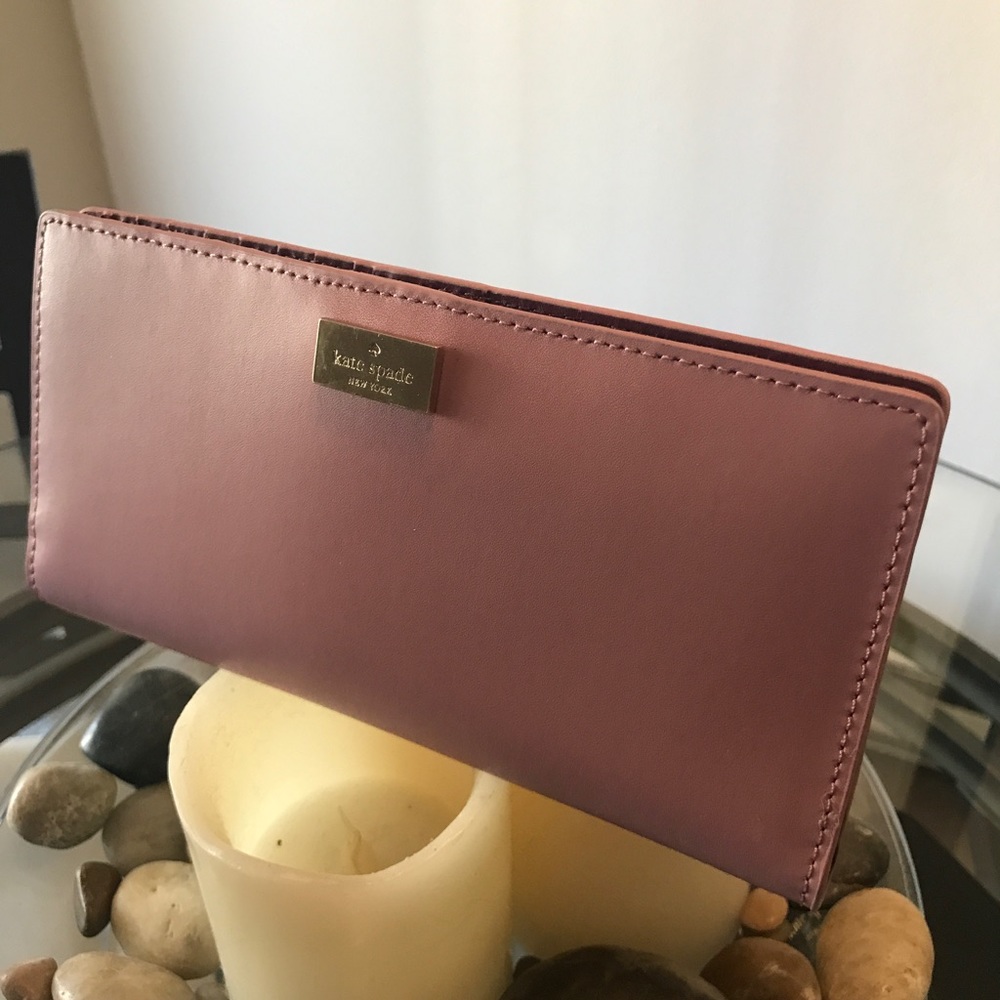 Kate Spade ♠️ New York Wallet - Picture 1 of 8