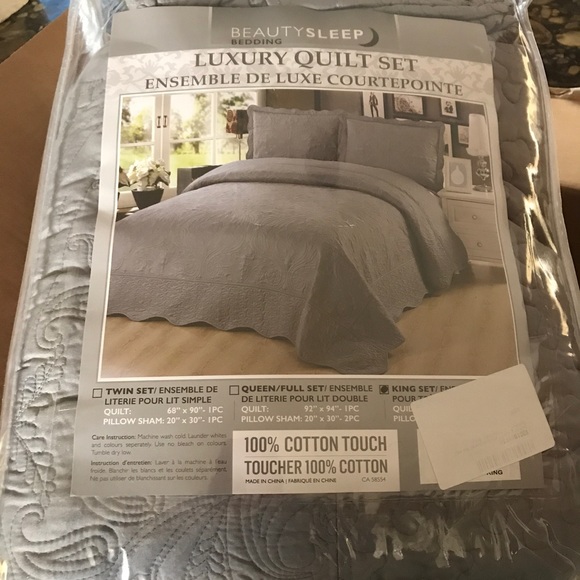Other - NWOT King comforter quilt set