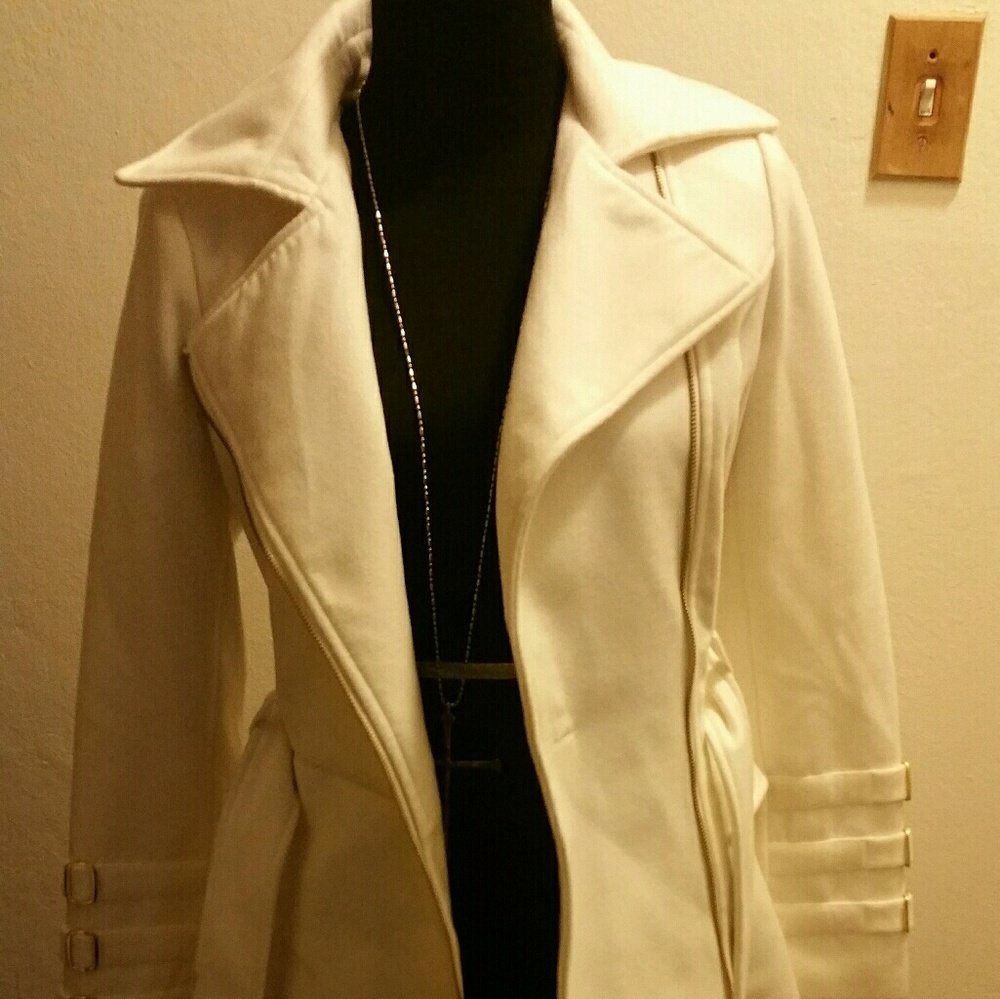 Steve madden white peacoat with gold buckles sz sm