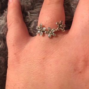 Pandora Flower ring