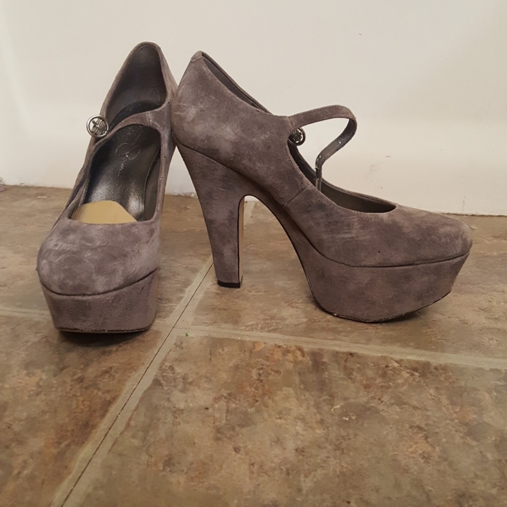 Jessica Simpson platform heals