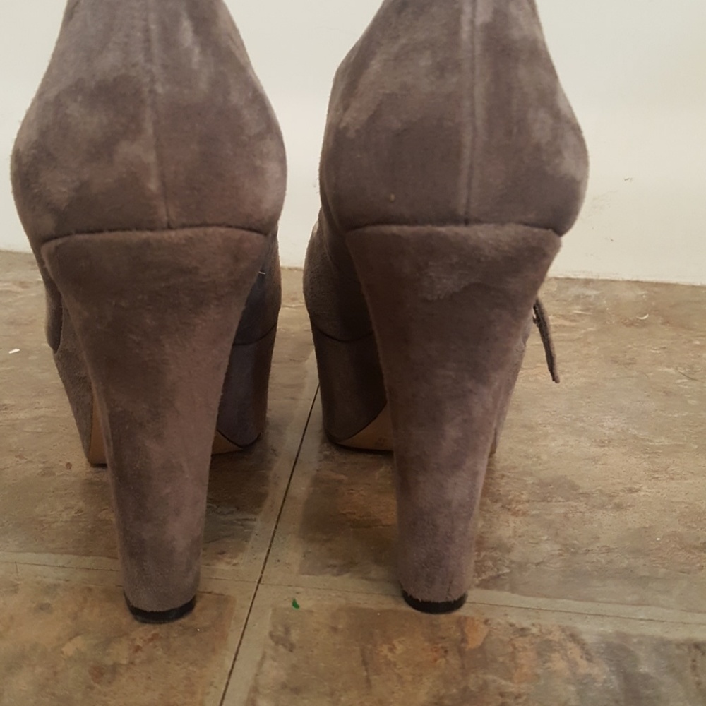 Jessica Simpson platform heals - Picture 4 of 5