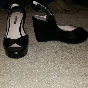 BCBG size 7 wedges