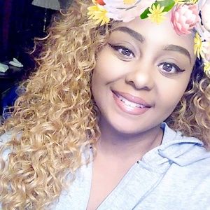 Meet your Posher, Carielle