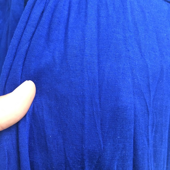 Vibrant blue drape sleeveless top - Picture 2 of 4