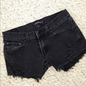 Black Levi's cut off jeans