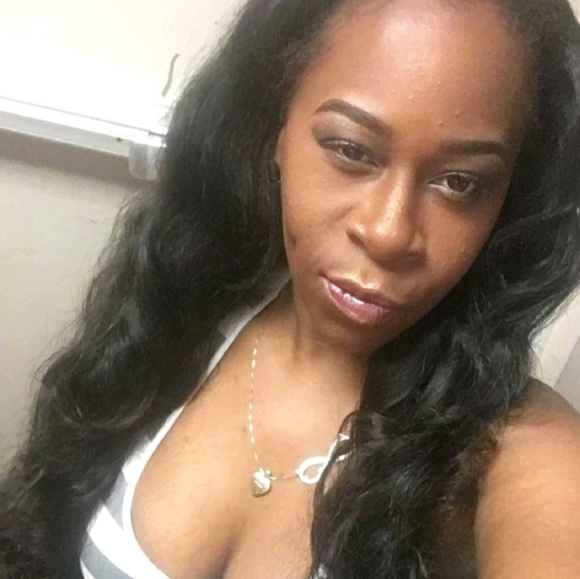 Meet your Posher, Amanda - Picture 1 of 1