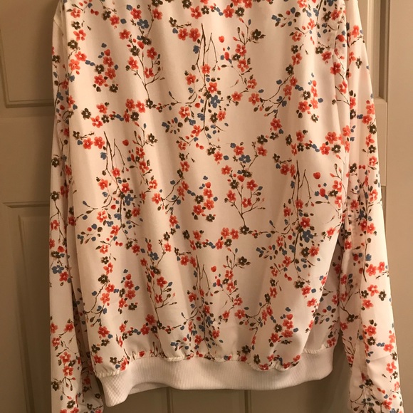 Flower jacket - Picture 3 of 3