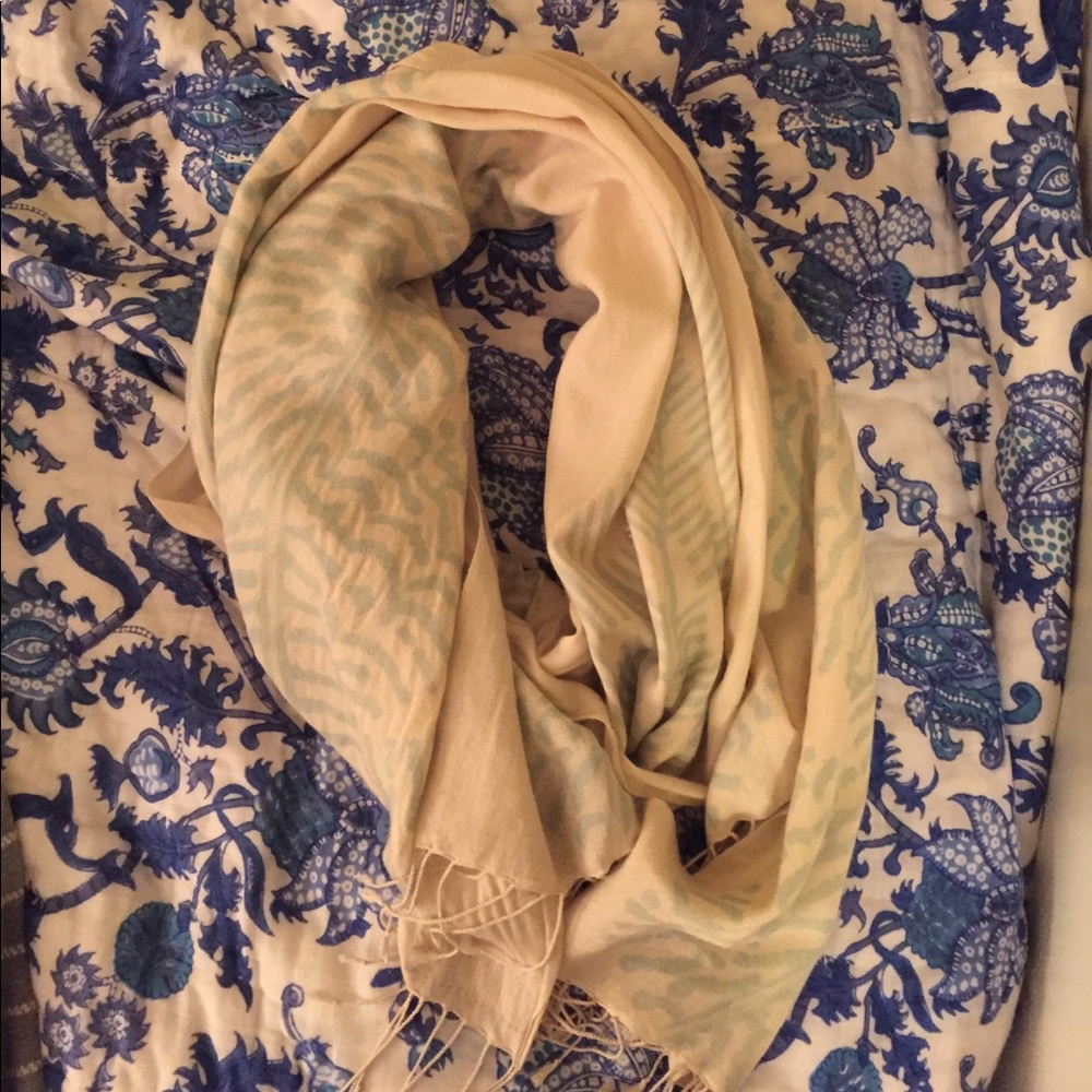 Cashmere white and blue scarf