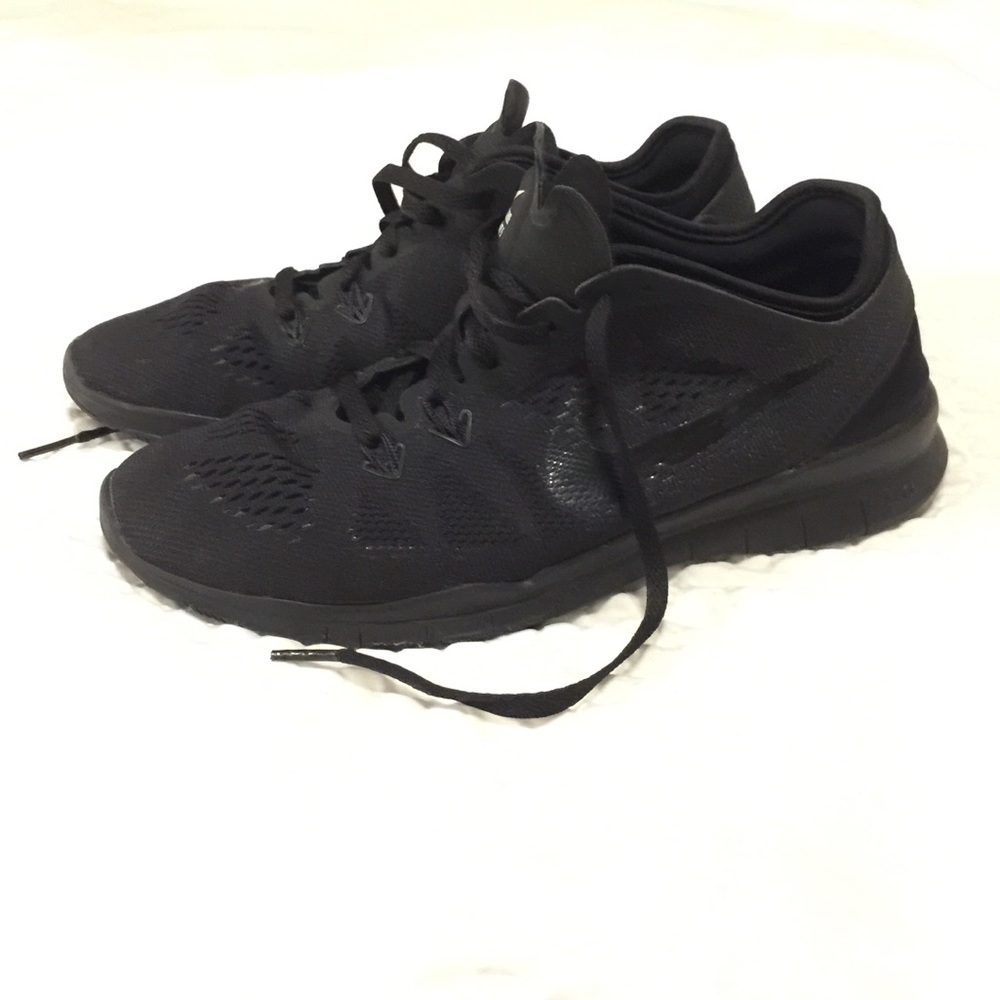 ✨SOLD ✨ Black Nike Free TR Fit 5 Shoes