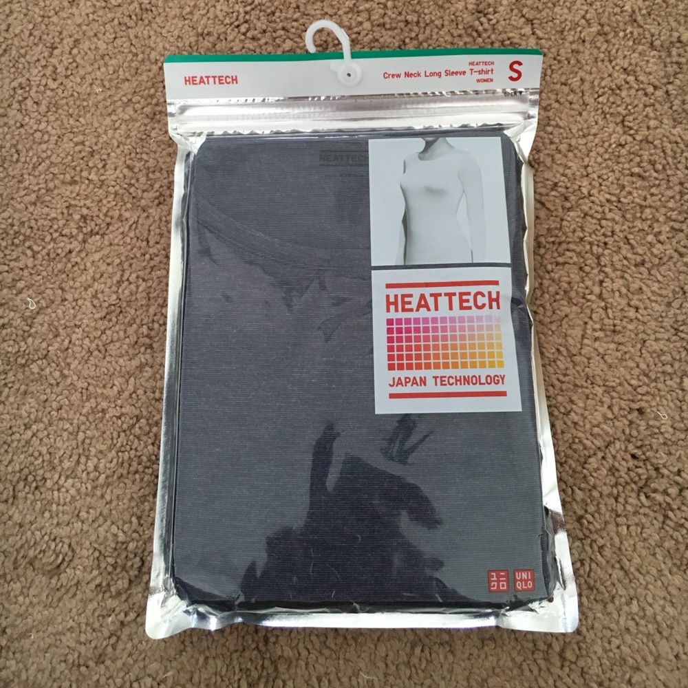 Uniqlo heattech Crew neck long sleeve t-shirt