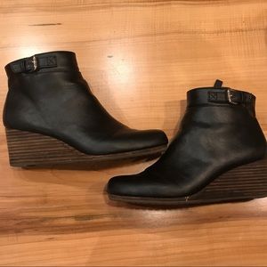 Dr. Scholl's Black Zip up Daina Bootie