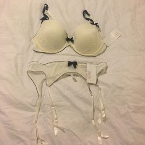 Push-up bra and matching garter belt