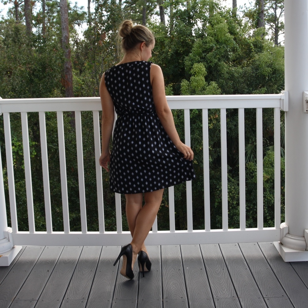 Black Sleeveless Dress