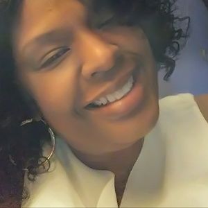 Meet your Posher, Alecha