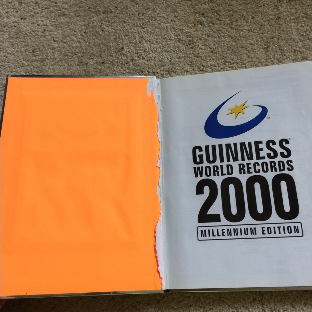 Guinness World Record 2000 Millenium Edition - Picture 3 of 3