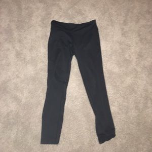 Just a good ole pair of black leggings!