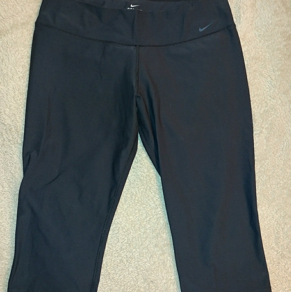 Nike Legend dri fit yoga crop pants