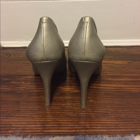 BCBGeneration Open Toe pumps - Picture 3 of 3