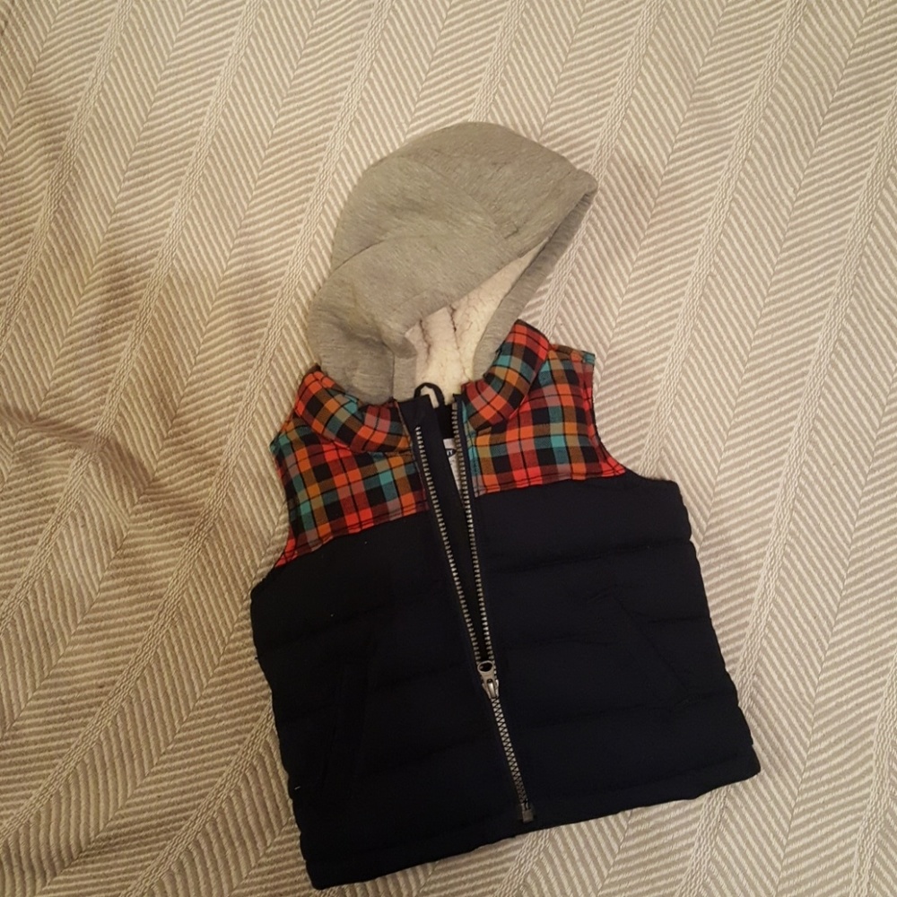 Boys hooded vest 12-18m