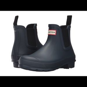 Short navy hunter boots