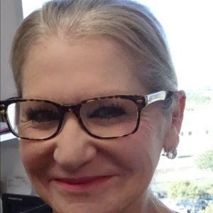 Meet your Posher, Lesli