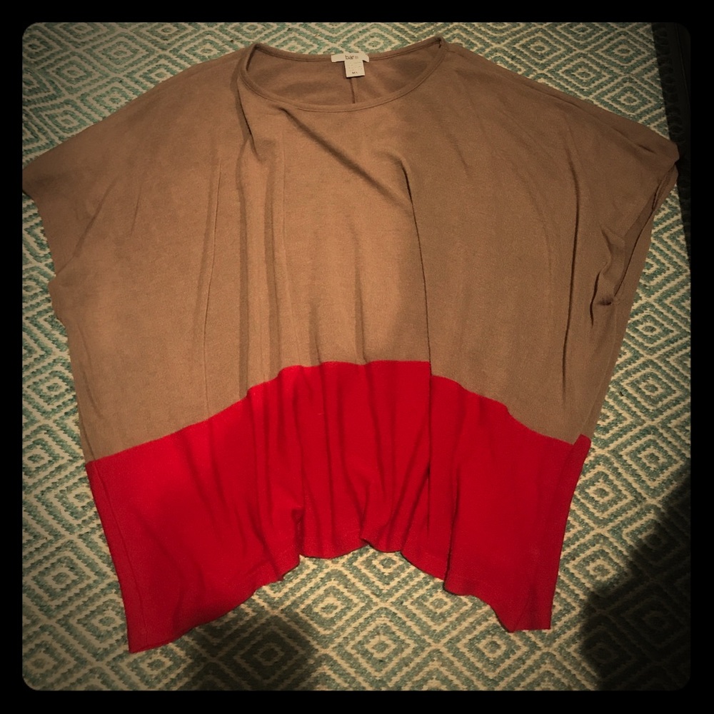 Bar III oversized red and tan top