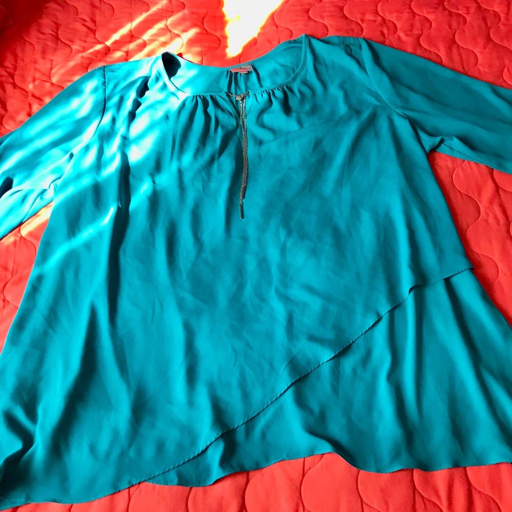 NWT baby blue bottom layered (Avenue 30/32)